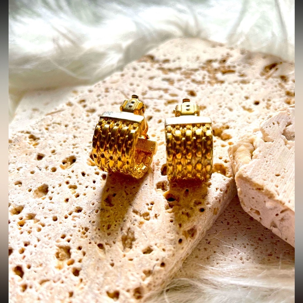 SALE!!!Givenchy Vintage Gold Plated Basket Weave Design Chunky Clip On Earrings